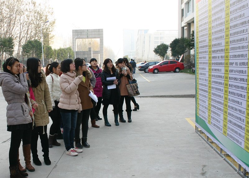 130余家企业6400个岗位进校园