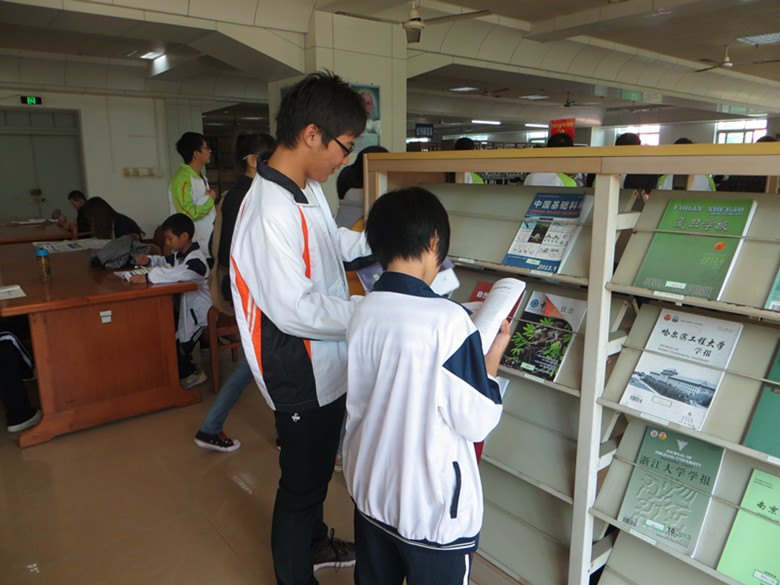 㶫ʯͻѧԺɹٰ조Ĺ ɳذضͯ־л