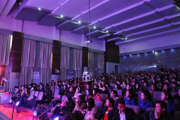 研究生院举办“森马杯”第八届研究生歌手大赛