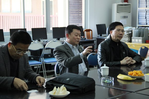 全国政协委员、三明香港联谊会会长王明洋来校洽谈合作