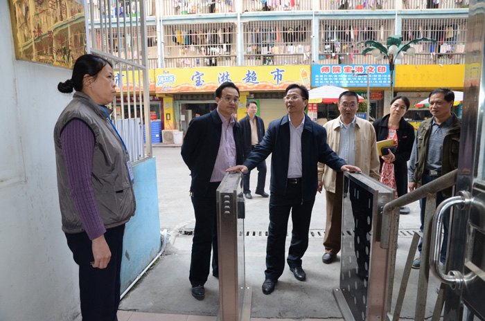 2013年全区高校安全文明校园考核测评组来广西师范学院实地考评