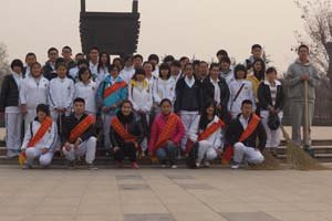 赠人玫瑰 留有余香--------山东旅游职业学院13级学生思政课社会实践活动纪实