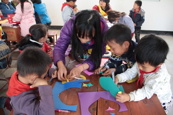 景德镇陶瓷学院青年志愿者赴鸣山希望小学开展支教活动