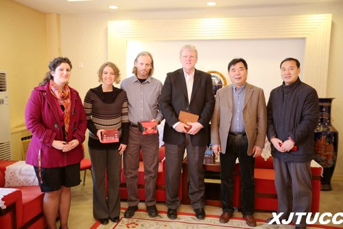 美国内布拉斯加林肯大学校长助理Wilson教授一行三人访问西安交通大学城市学院