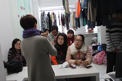 极光青协开展关爱儿童牙齿活动