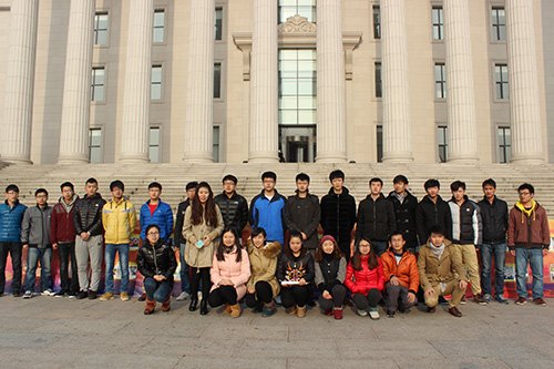 长春建筑学院举办“中共十八届三中全会”图片展