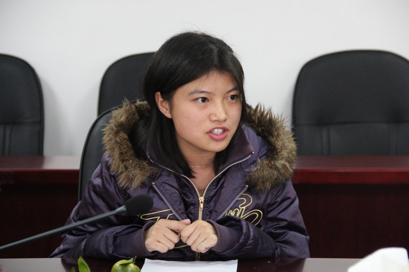 群众路线实践活动 :学院领导与学科竞赛获奖学生代表面对面交流