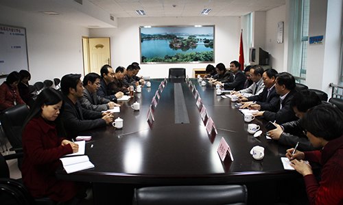 杨海涛率队拜访市档案局