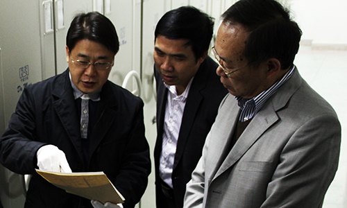 杨海涛率队拜访市档案局