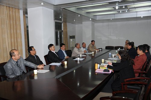 广州美术学院关工委成员来广东石油化工学院交流学习