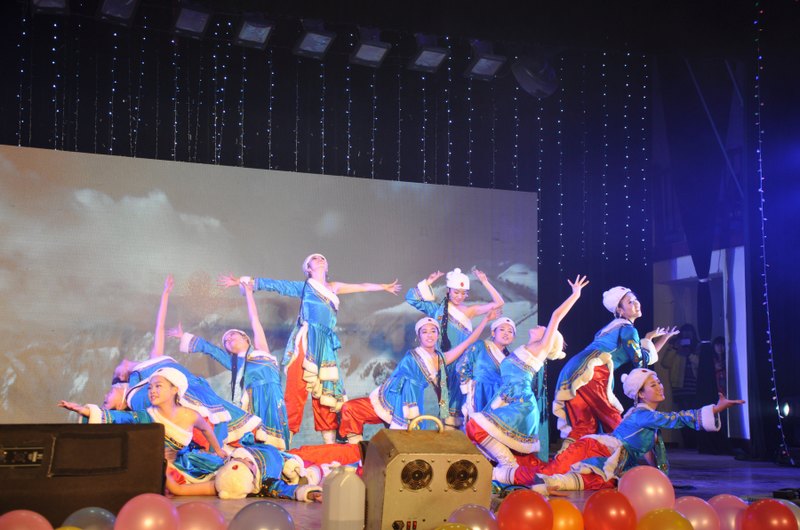 管理学院成功举办第七届师生情文艺晚会