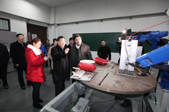 泰州市委副书记、代市长陆志鹏一行来院视察