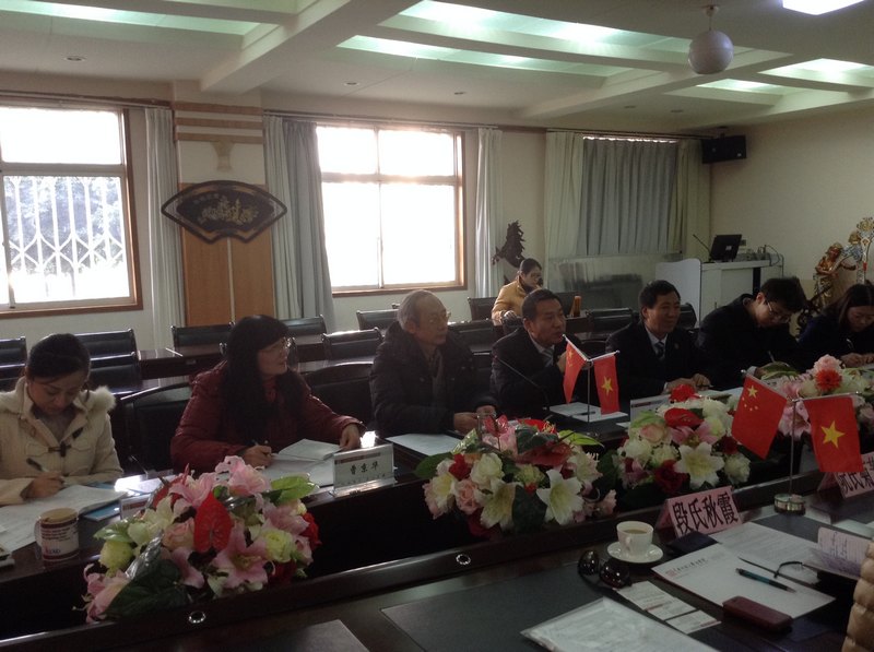 越南河内大学阮氏菊芳副校长来访云南师范大学商学院