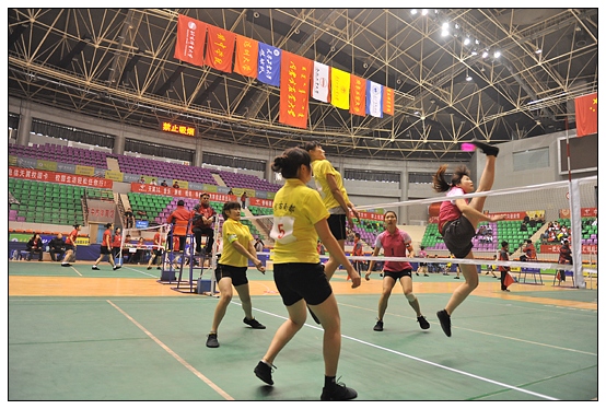 ������ȫ����ѧ�����������ڽ���ѧԺ¡�ؿ�Ļ