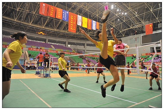 ������ȫ����ѧ�����������ڽ���ѧԺ¡�ؿ�Ļ