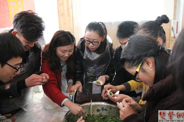 千枚水饺传递冬至祝福 携手留学生弘扬传统文化
