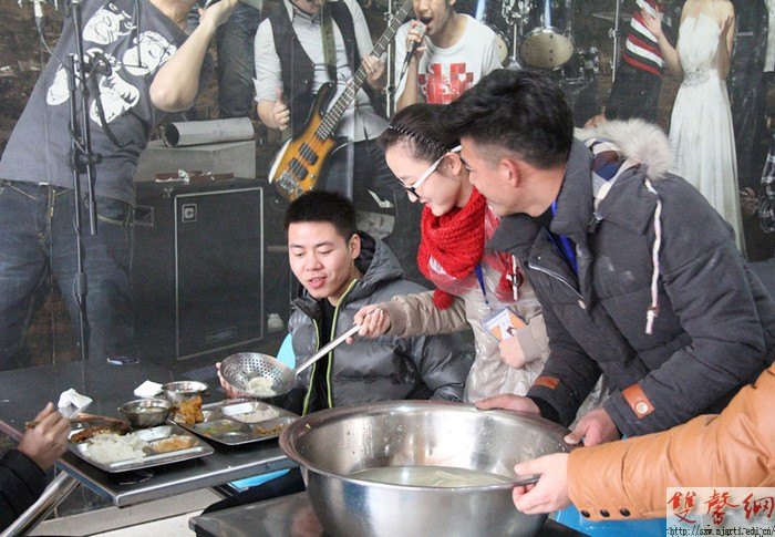 千枚水饺传递冬至祝福 携手留学生弘扬传统文化