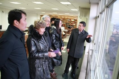 世界温泉及气候养生联合会秘书长恩贝托索利曼教授一行到渤海大学考察