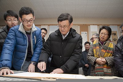 ����ë�󶫵���120����ʦ���黭չ��չ