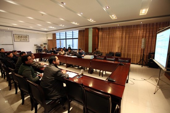 学院完成2013级培养计划的研讨和规范性审查