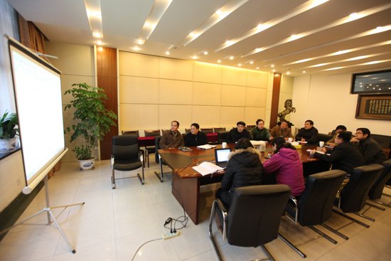 学院完成2013级培养计划的研讨和规范性审查