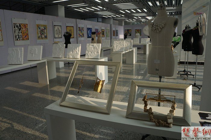 设计学院举办2012级时尚设计专业学期作品汇报展