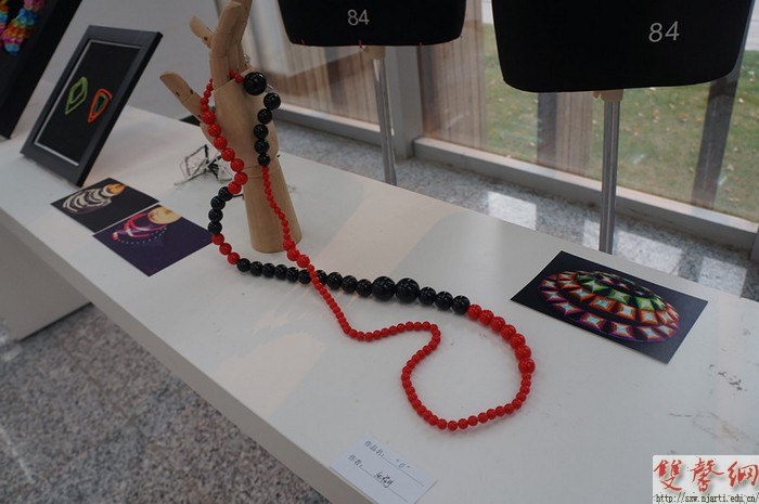 设计学院举办2012级时尚设计专业学期作品汇报展