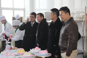 上海迪士尼度假区招聘总监唐伟一行来山东旅游职业学院考察交流