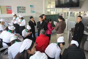 上海迪士尼度假区招聘总监唐伟一行来山东旅游职业学院考察交流