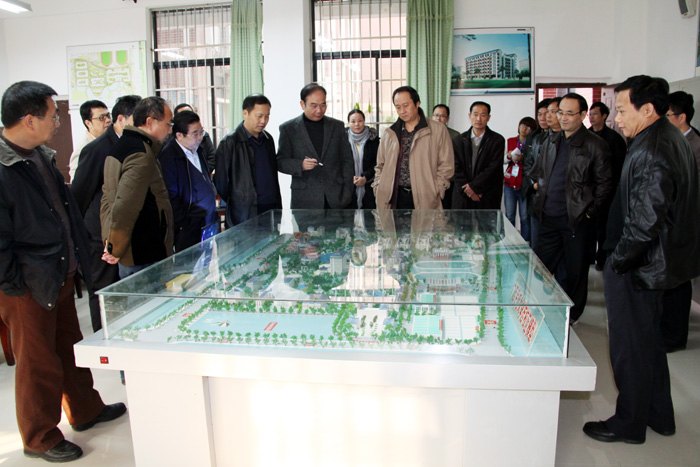 广西师范学院领导到驻邕部分高校新校区学习考察