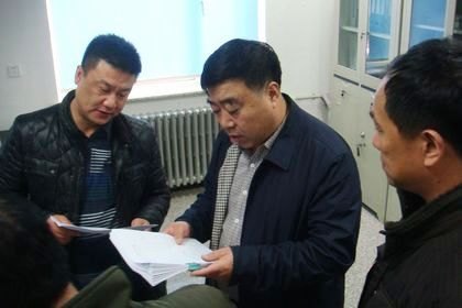 校安全管理委员会进行校园安全大检查