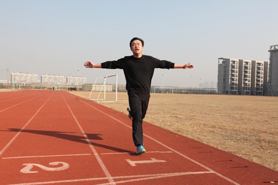 南京理工大学泰州科技学院举行教职工迎新年长跑活动