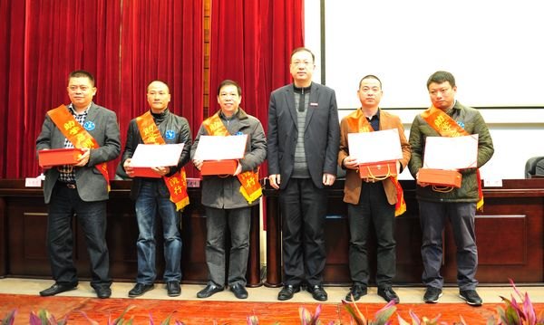三明市优秀企业家资助三明学院家庭经济困难学生50万元