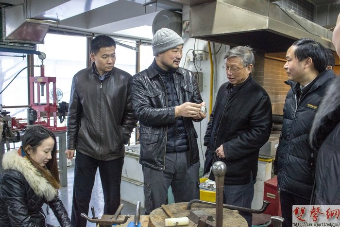 设计学院“艺术设计材料与工艺”实验室顺利通过验收