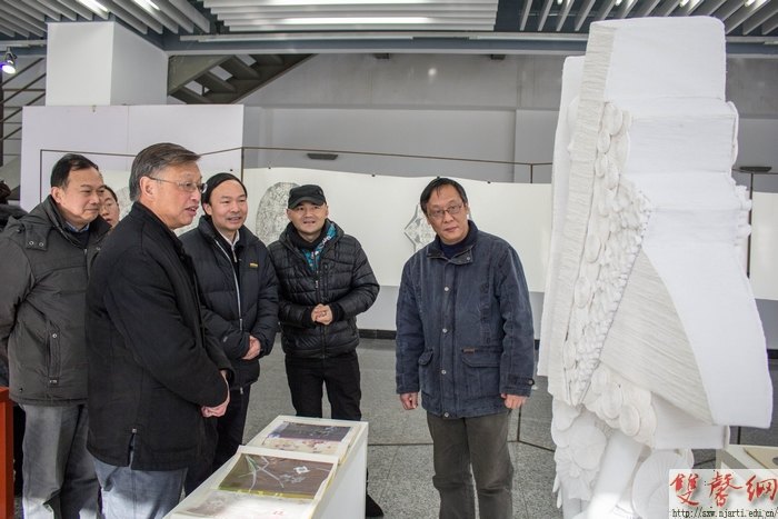 设计学院“艺术设计材料与工艺”实验室顺利通过验收