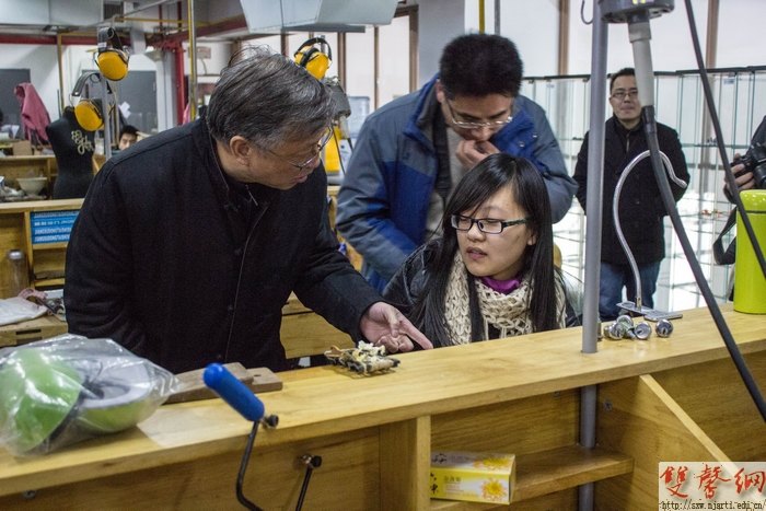 设计学院“艺术设计材料与工艺”实验室顺利通过验收