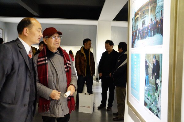 “一代宗师•学术楷模”周国桢教授从艺六十周年陶艺作品展在景德镇陶瓷学院举行