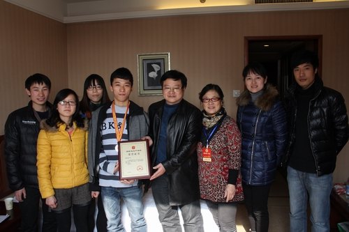 轻工学部学生黄家银为救白血病患者义捐造血干细胞