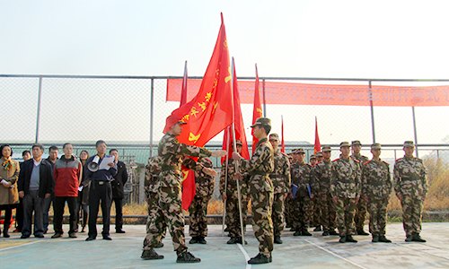 无磨练不青春 2013级学生进行“冬训”