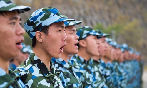 校园迷彩 砥砺青春