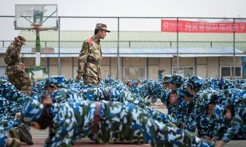 校园迷彩 砥砺青春