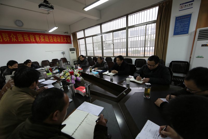 校领导到艺术学院调研强调:打造艺术特色 缔造专业名牌