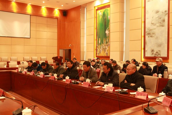 景德镇陶瓷学院召开党委中心组(扩大)学习会