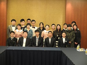 狄保荣书记赴上海慰问实习生