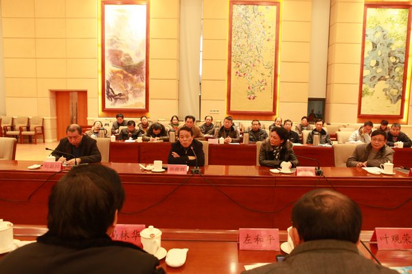 景德镇市市长颜赣辉一行到景德镇陶瓷学院调研