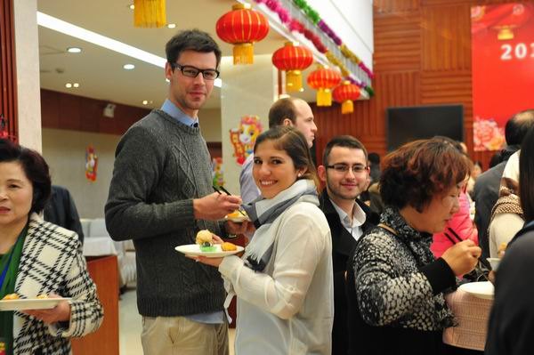 2013厨艺比赛与菜品展示暨授奖仪式日前举行 生动展示东华大学烹饪技术水平