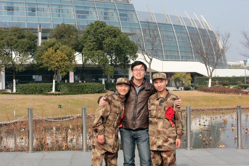 东华大学辅导员王乔松荣获“2013上海高校辅导员年度人物”称号