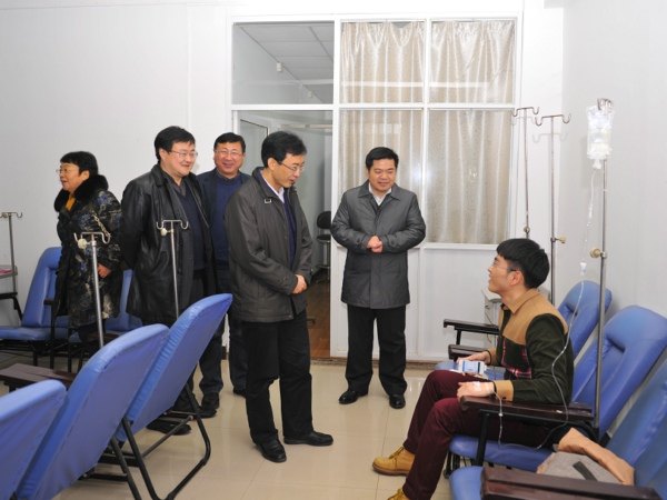 元旦前夕院领导亲切慰问师生员工