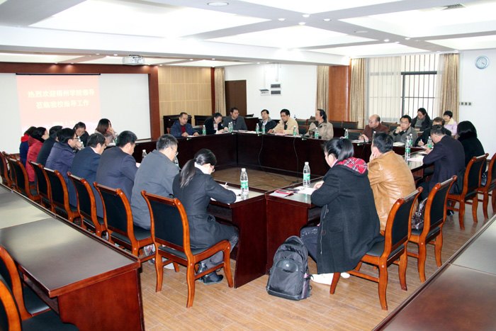 ����ѧԺ��У���һ�е�����ʦ��ѧԺ���콻��