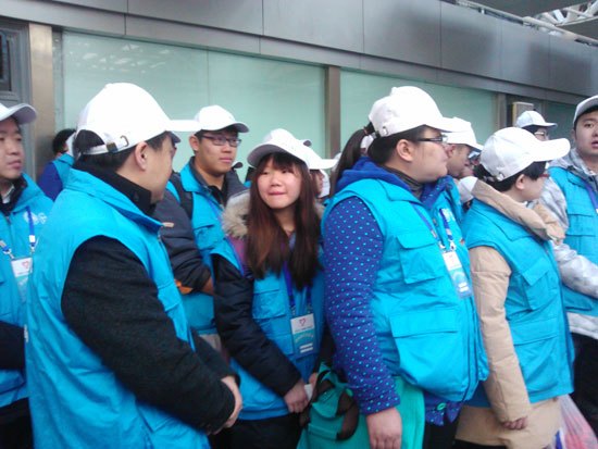 共青团中央书记处书记傅振邦同志看望慰问北京城市学院铁路春运志愿者